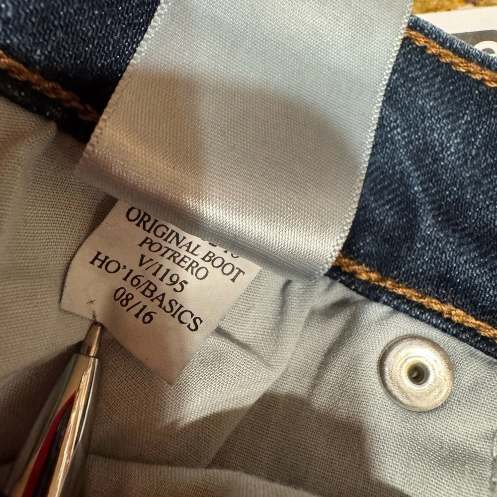 Old Navy Original Mid Rise Classic Blue Women's Stretch Boot Cut Jeans Size 4P - Picture 9 of 10